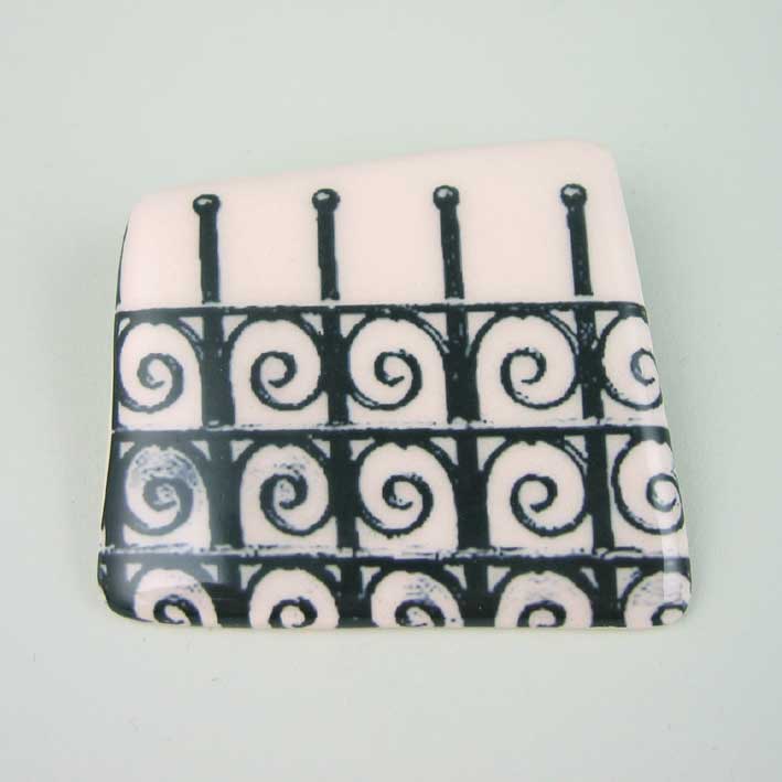 Curly Railing Brooch